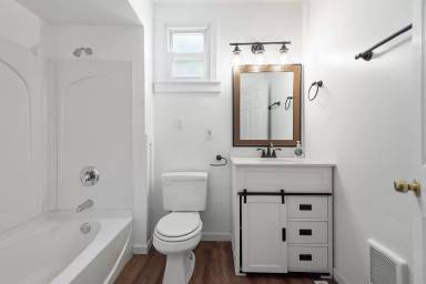 Main picture of 926 Ridge Ave
