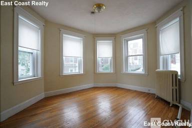 Main picture of 60 Woodstock Ave