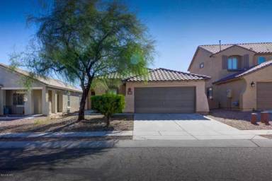 Main picture of 91 W Calle Priscal