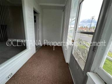 Main picture of 1046 W Platinum St