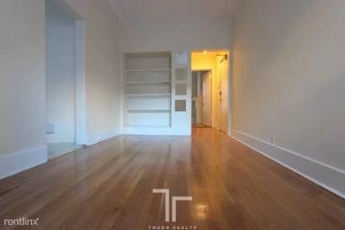 Main picture of 428-438 W Belden Ave