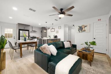 Main picture of Uptown Apartments