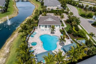 Main picture of 6960 Avalon Cir