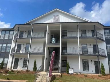 Main picture of The Hub at Auburn Apartment Homes