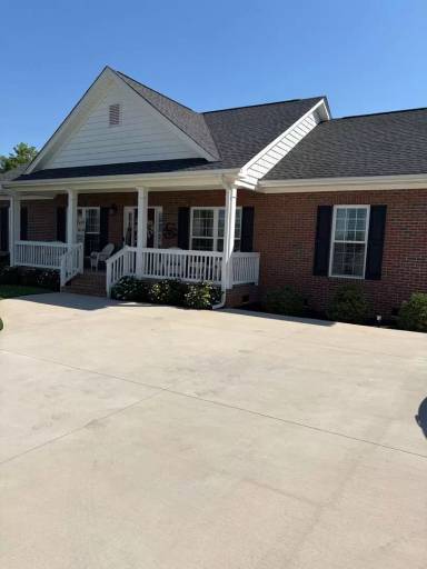Main picture of 202 Roscoe Dr