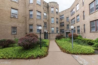 Main picture of 903 W Altgeld St