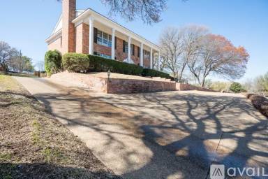 Main picture of 804 Forest Oaks Cir