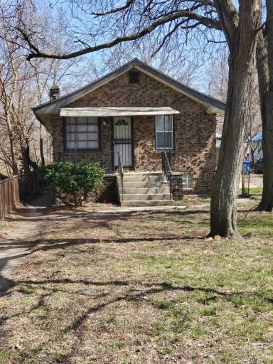 Main picture of 4041 Pennsylvania St