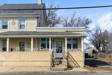 Main picture of 238 N Main St