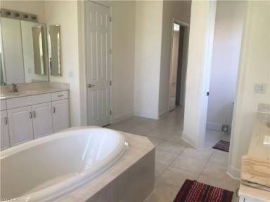 Main picture of 401 SW 33rd Ave
