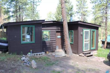 Main picture of 32993 Snowshoe Rd
