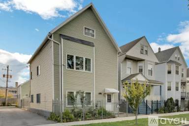 Main picture of 3429 W Melrose St