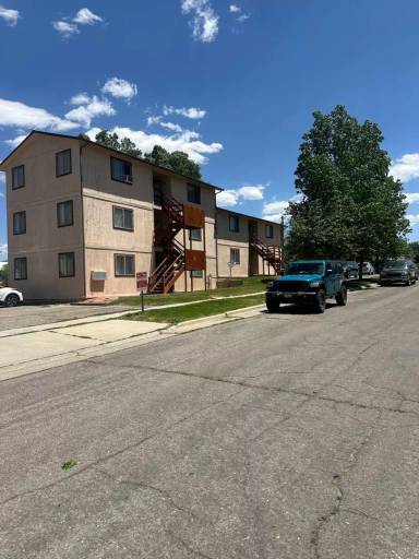 Main picture of 212 W 5th St