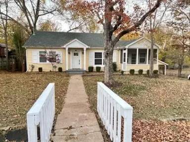 Main picture of 971 N Rush Dr