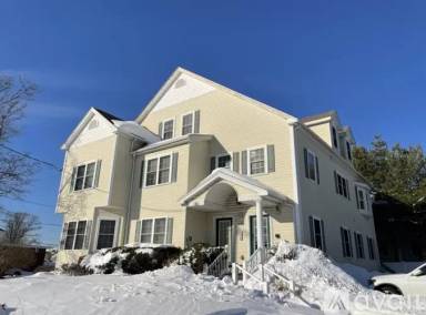 Main picture of 372 Washington St