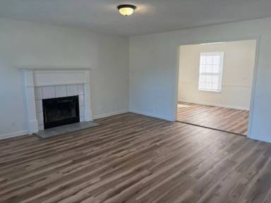 Main picture of 2704 Roscommon Dr