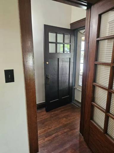 Main picture of 2675 E 130th St