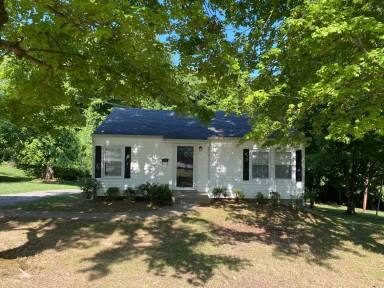 Main picture of 202 Rudolph Dr