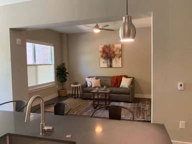 Main picture of 1700 Little Raven St