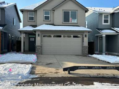 Main picture of 3791 NE Tellus Dr