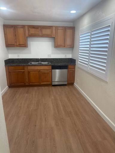 Main picture of 1046 N Vista Ave