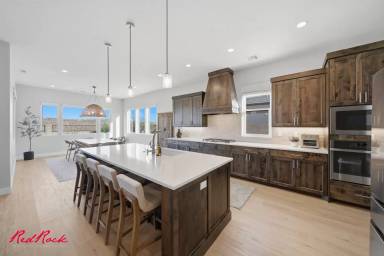 Main picture of 56 N Tabletop St