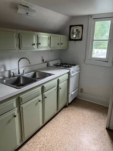 Main picture of 311 W High St