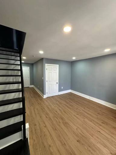 Main picture of 531 E Queen Ln