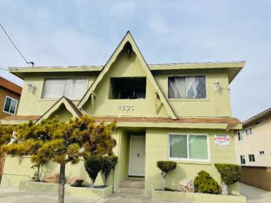 Main picture of 4033 W 135th St