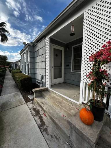 Main picture of Uptown Gardens