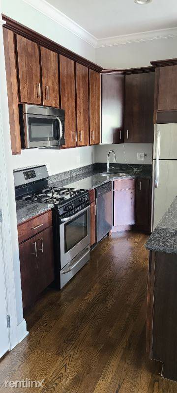 Main picture of 1509 W Balmoral Ave