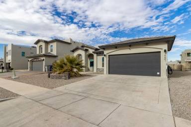 Main picture of 14641 Ciambriello Ave