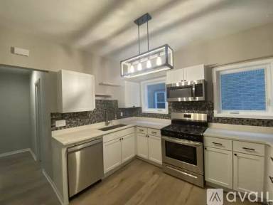Main picture of 2027 E Washington Ave