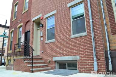 Main picture of 740 S 15th St