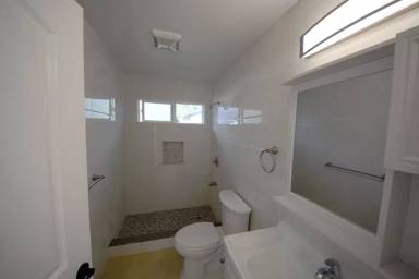 Main picture of 1460 Pukele - Back 2