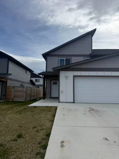 Main picture of 704 Black Diamond St