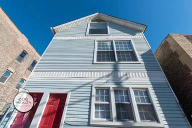 Main picture of 2445 N Clybourn Ave