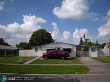 Main picture of 1560 NW 61st Ave
