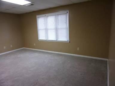 Main picture of 86 Cindy Ct