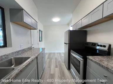 Main picture of 453 W University Dr