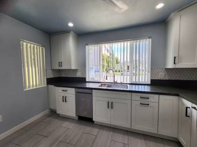 Main picture of 4250 Van Dyke Ave
