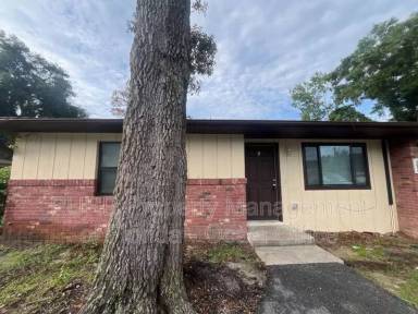 Main picture of 3650 NE 41st St