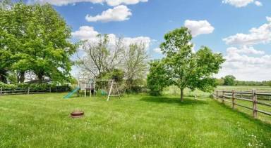 Main picture of 907 Klotz Rd
