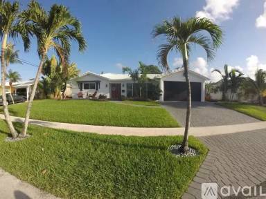 Main picture of 1100 SW 13th Pl