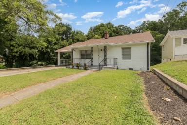 Main picture of 257 Broad Dr SW