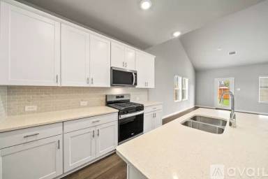 Main picture of 321 Iris Rd