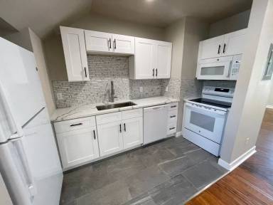 Main picture of 133 S Prairie Ave