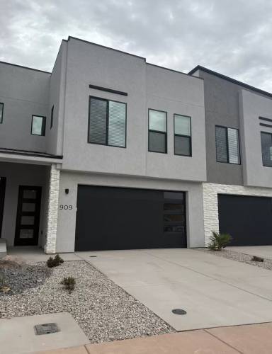Main picture of Brand New Townhome – Internet Included