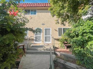 Main picture of 311 W Palm Ave