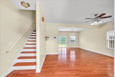 Main picture of 256 Savannah Ln